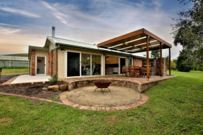 Harley Hill Farm - A Rare Country Escape, Berry